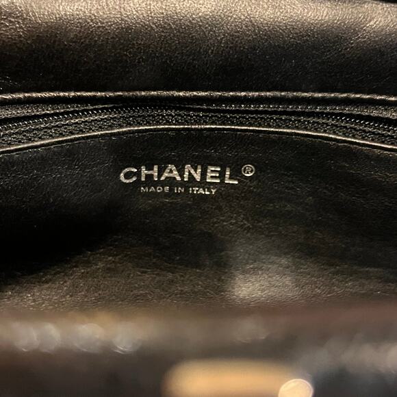 CHANEL Timeless Quilted Caviar Clutch - Picture 10 of 10